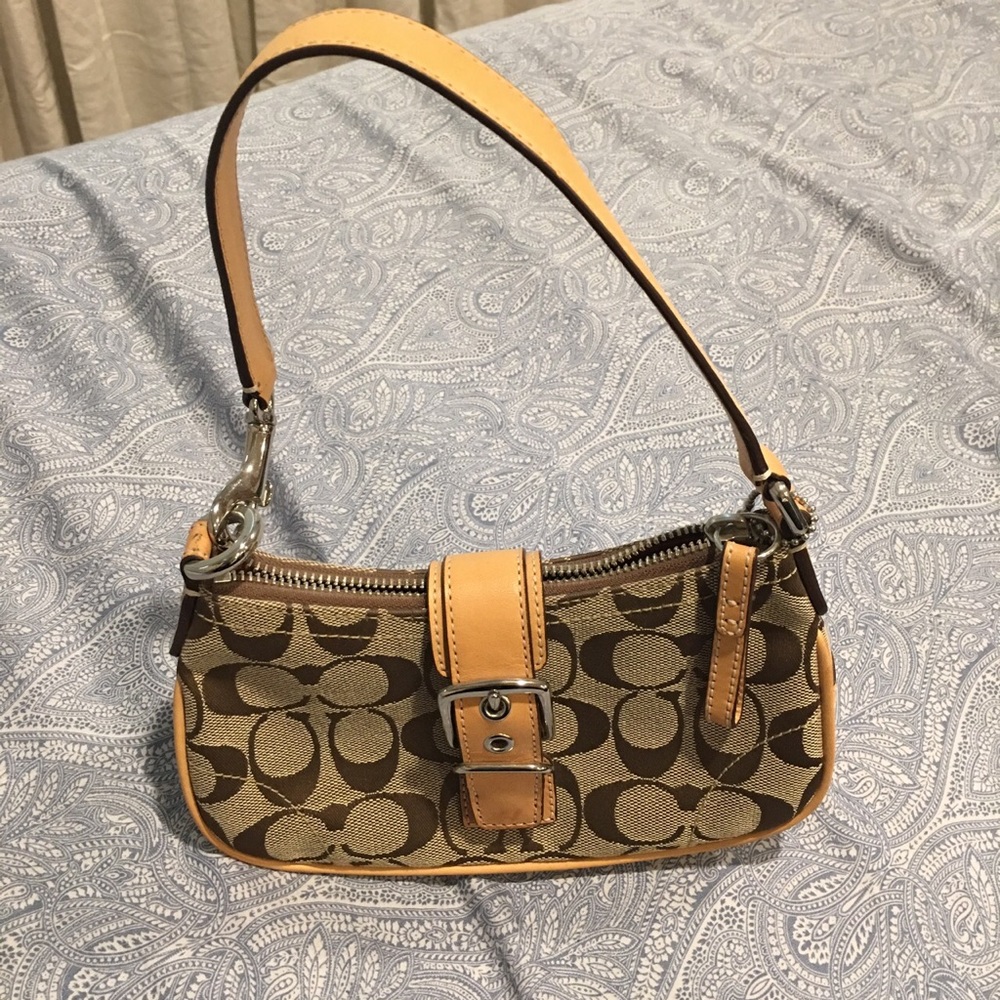 ✖️SOLD✖️ Totally 2000’s Coach Bag